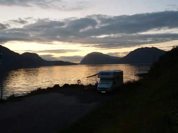 Akili Family tour du monde en famille en camping car