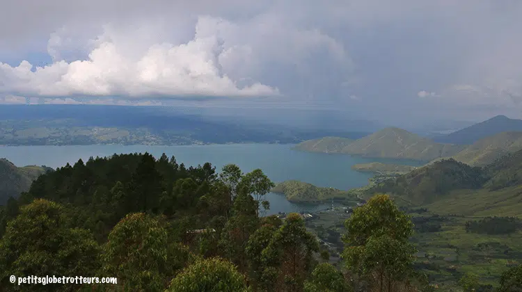 Lac Toba en Indonésie avec enfants