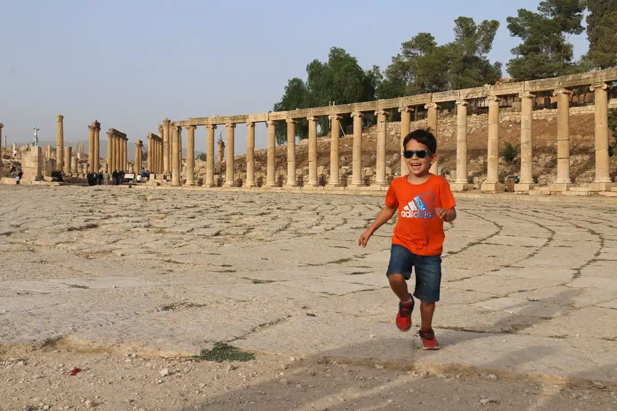 jordanie en famille jerash petits globetrotteurs