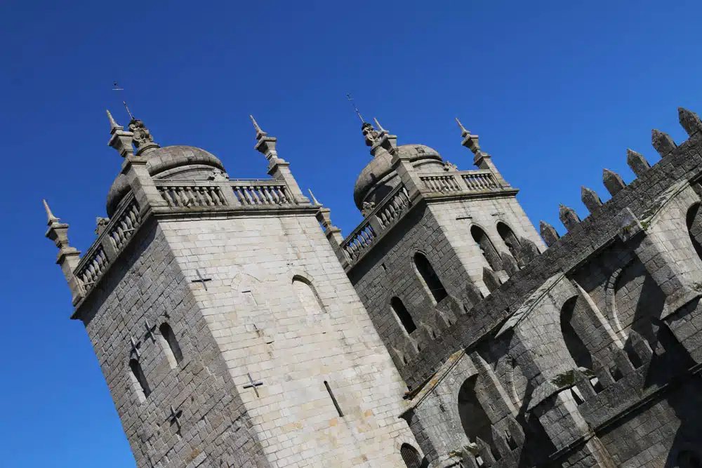 toits de la cathédrale de porto