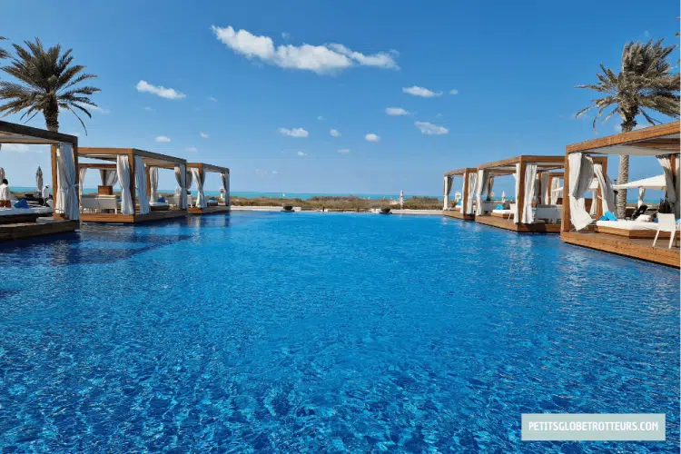 abu dhabi en famille saadiyat beach club